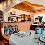 Hotel Hotel Sonnenhof - Bed & Breakfast & Appartements 3*
