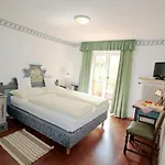 Hotel Hotel Sonnenhof - Bed & Breakfast & Appartements 3*