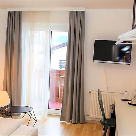Hotel Hotel Sonnenhof - Bed & Breakfast & Appartements 3*