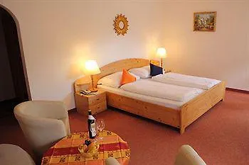 Hotel Sonnenhof - Bed & Breakfast & Appartements Hotel Innsbruck