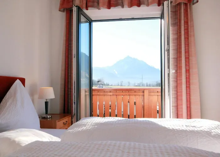 Hotel Sonnenhof - Bed & Breakfast & Appartements Otel İnnsbruck