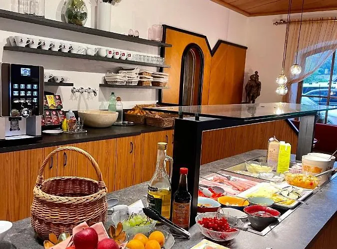 Otel Hotel Sonnenhof - Bed & Breakfast & Appartements İnnsbruck