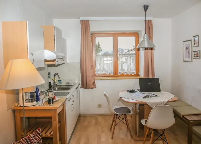 Hotel Sonnenhof - Bed & Breakfast & Appartements Otel İnnsbruck