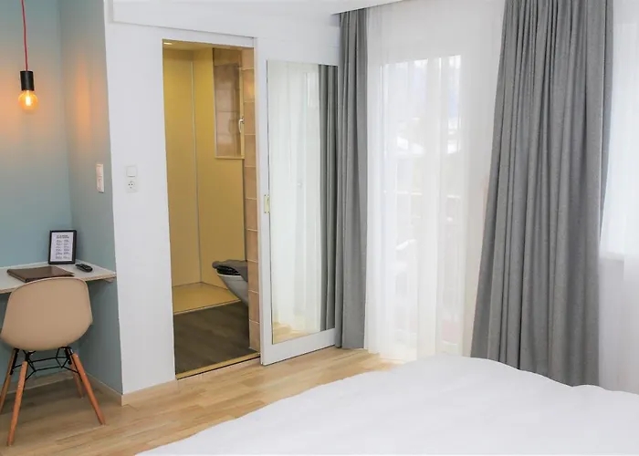 Hotel Sonnenhof - Bed & Breakfast & Appartements Otel İnnsbruck