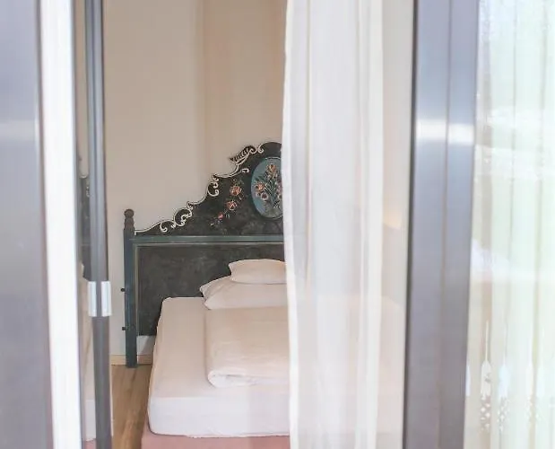 Hotel Sonnenhof - Bed & Breakfast & Appartements Otel